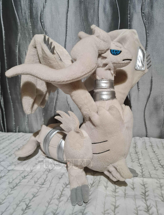 Standard Pokeplush (US)